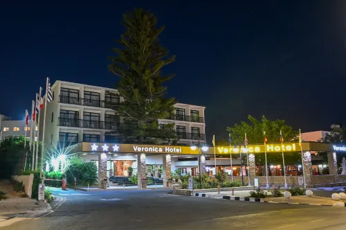 Veronica Hotel