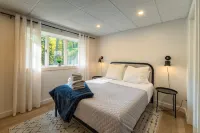 Newly Renovated getaway, w/firepit, close to Skiing, Hiking, Golfing Werry Lake 주변 호텔