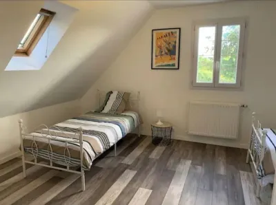 House in the center of Cloyes sur le Loir with swimming pool.