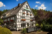 Hotel & Gasthof Hubertushöhe - Ihr Hotel für Urlaub Mit Hund فنادق في Schmallenberg