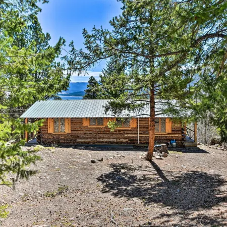 Idyllic Twin Lakes Escape w/ Views of the Lakes