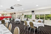 Comfort Inn Bishops Lodge - مسبح