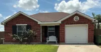 Charming & Spacious 4-bedroom homr with AC, WiFi, Lots of Parking in Brownsville