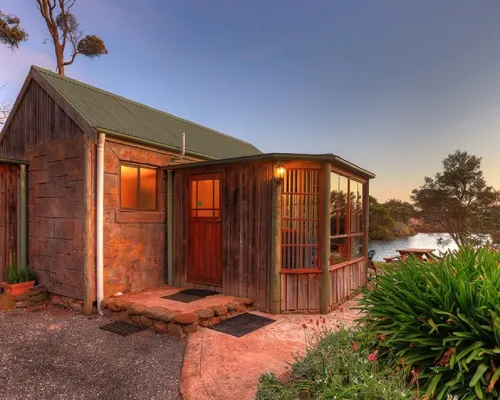 Stanley Lakeside Spa Cabins Hotels in Stanley