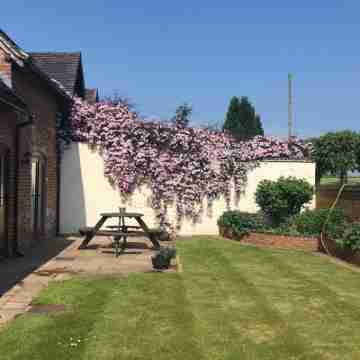 Marsh Farm Hotel Exterior