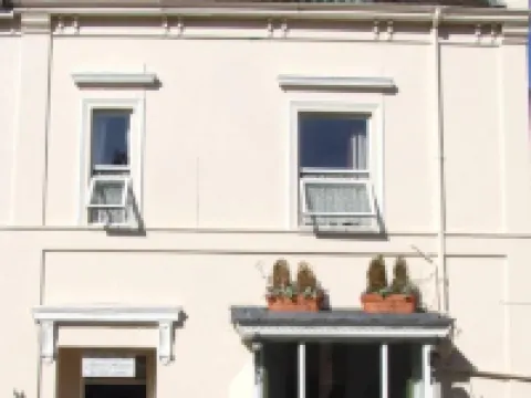 Hedley Villa Guest House Hotels near Leamington Spa Tourist Information Centre
