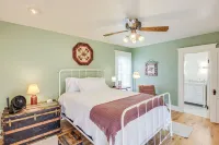 Erie Farmhouse w/ Fire Pit + Grill: Pets Welcome! - parking