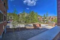 Peak 9 Condo w/ Balcony: Walk to Gondola + Main St - Pysäköinti