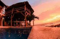 Miramar Surfcamp - Pools