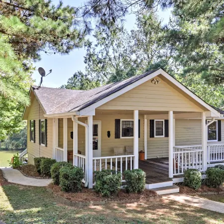 Lakefront Cottage w/ Private Hot Tub!