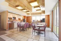 Days Inn & Suites by Wyndham Ridgeland
