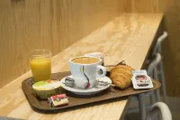 Brit Hotel Essentiel Arverne - Clermont-Ferrand Sud - Frühstück