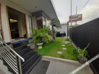 Alloro Boutique Hotel Pacitan Hotel dekat SURYA ABADI MOBILE PHONE