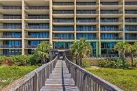 Family Condo: Resort Pool Access & Ocean View - Beach