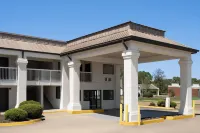 Days Inn & Suites by Wyndham Byram Hotels in Byram