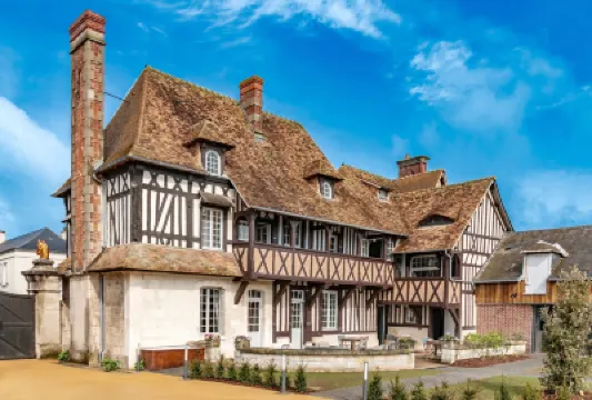 Le Manoir des Chevaux dorés Hotel a 