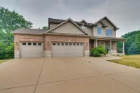 Prime Peoria Retreat w/ Deck & Fireplace! - 3-Star