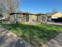 Hilltop Heights Home.  Safe neighborhood minutes from downtown.
