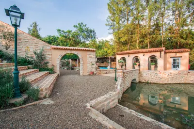 Moon River Village Отели в г. 