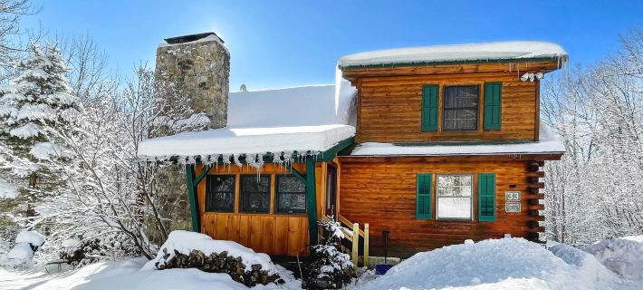 Game Room & Hot Tub: Pet-Friendly Mount Snow Gem Hotels in Windham County