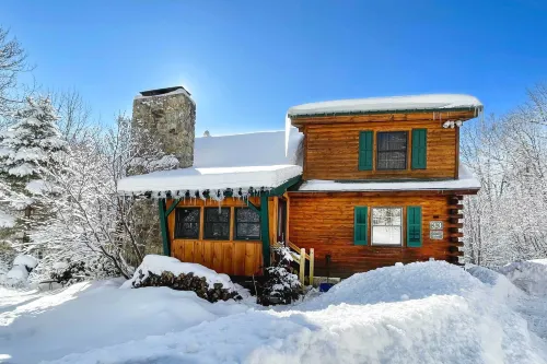 Game Room & Hot Tub: Pet-Friendly Mount Snow Gem - 3-Star