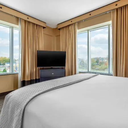 Cambria Hotel Akron - Canton Airport