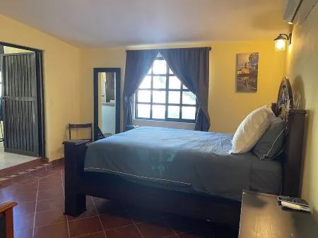 Casa arroyo at Bajazul just steps of waterfront and downtown