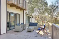 Hot Tub, Deck & Grill: Brookshire Gem Near Venues