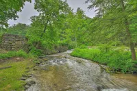 Serene Riverfront StayThe Mill River Cabin - Country Houses