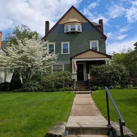 Williams House - 6-Bedroom Victorian Retreat & River Trailhead