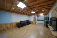 Sinseonbong Hanok Pension in Chungju Hotell i Suanbo-myeon