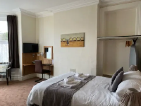 Cairn House Hotels in North Devon District