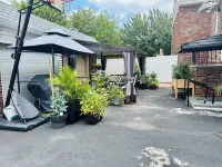Cozy 2-bedroom Gem in charming North Bergen with Parking, backyard, and grill Hotels in North Bergen