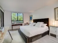 Key Biscayne Luxury Retreat - Fully Remoleded 3 Bedroom 2,000 SF Residence Hotels in Key Biscayne