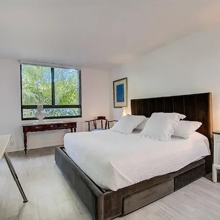 Key Biscayne Luxury Retreat - Fully Remoleded 3 Bedroom 2,000 SF Residence