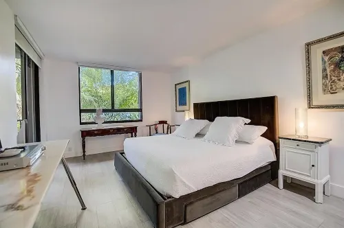 Key Biscayne Luxury Retreat - Fully Remoleded 3 Bedroom 2,000 SF Residence