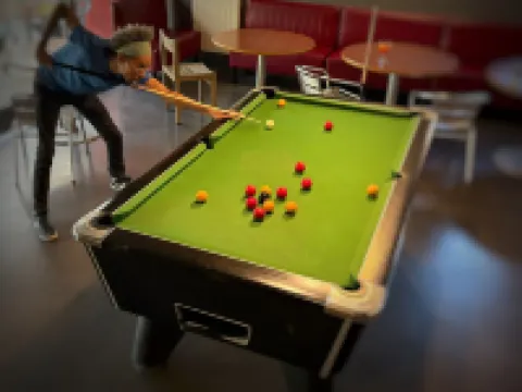 Auberge de Jeunesse HI Grenoble Hôtels à : Échirolles