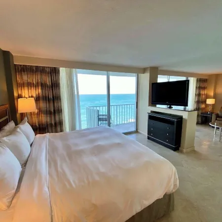 Radisson Suite Hotel Oceanfront
