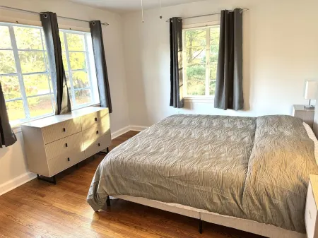 Raleigh Retreat with Sauna+Hot Tub