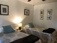 CHARMING 2/2 COTTAGE JUST A SHORT WALK TO THE BEACH/PET FRIENDLY/ WIFI