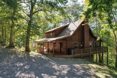 杜德利四世 by Avantstay 配有熱水浴缸和全景視野的舒適小屋 Rainforest Adventures附近的飯店