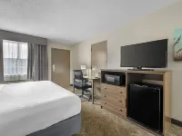 Best Western Center Inn Hotels near Chicks Beach