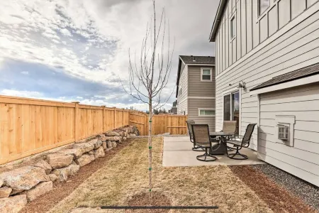 New house in Redmond, 15 minutes to Airport and Smith Rock
