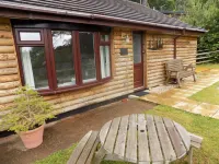 Cosy Cabin Retreat in Ilfracombe, North Devon Hotel dekat Heddon Valley