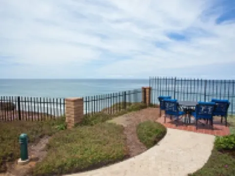 BEAUTIFUL OCEAN VIEW--STEPS TO THE BEACH Hotels in Solana Beach