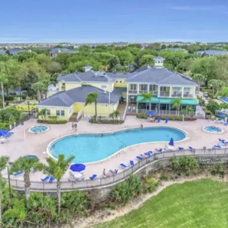 1st Level Poolbeach Disney Area