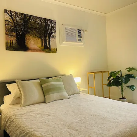 Entire One Bed Room Unit in Norwood, Adelaide. 8 Min drive to the City Centre