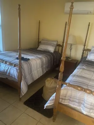 Cool house with AC in charming Dundee with gorgeous views of the lake Hotels in Barrington