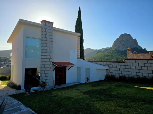 Comfortable, amplia y moderna casa para 6 personas con vista a Pena de Bernal