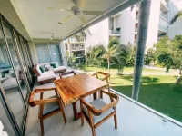 Marina-front Apartment in Ixtapa nearby beaches and cycling trail!